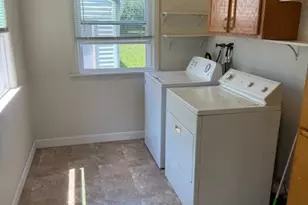 324 Elmwood Ln, Antioch, IL 60002 - Photo 6