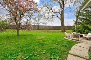 2101 Valley Lo Ln, Glenview, IL 60025 - Photo 24