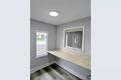 1S085 Summit Avenue, Oakbrook Terrace, IL 60181 - Photo 8