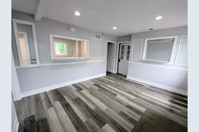 1S085 Summit Avenue, Oakbrook Terrace, IL 60181 - Photo 4