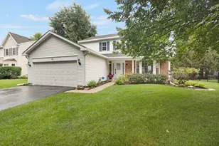 49 Mohawk St, Cary, IL 60013 - Photo 2