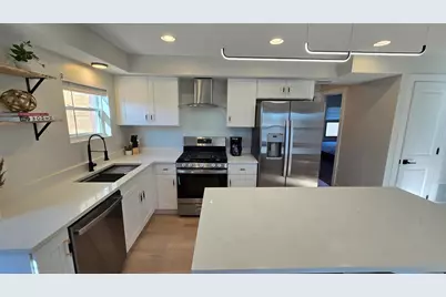 4000 Forest Avenue #6, Brookfield, IL 60513 - Photo 8