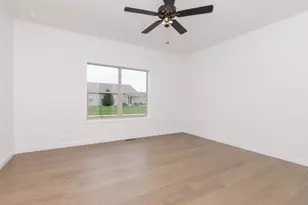 1922 Dunraven Rd, Bloomington, IL 61704 - Photo 26