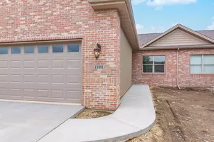 1922 Dunraven Rd, Bloomington, IL 61704 - Photo 50