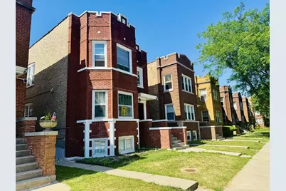 5221 W Montrose Avenue, Chicago, IL 60641 - Photo 2