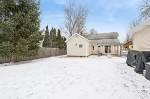 180 1st St, Crystal Lake, IL 60014 - Photo 18