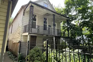 8447 S Escanaba Ave, Chicago, IL 60617 - Photo 2