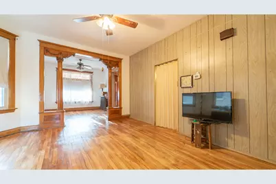 10747 S Avenue H, Chicago, IL 60617 - Photo 4