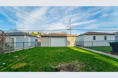 10747 S Avenue H, Chicago, IL 60617 - Photo 20