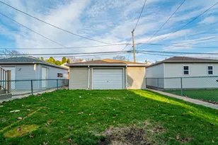 10747 S Avenue H, Chicago, IL 60617 - Photo 20