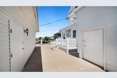 213 Crawford Avenue, Dixon, IL 61021 - Photo 8