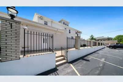 213 Crawford Avenue, Dixon, IL 61021 - Photo 10