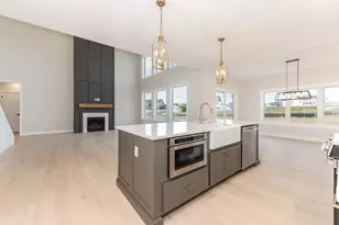 1009 Mount Carmel Rd, Bloomington, IL 61705 - Photo 4