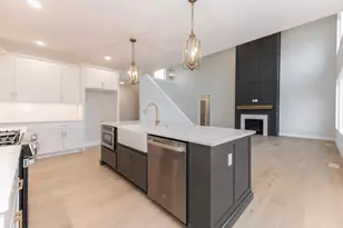 1009 Mount Carmel Rd, Bloomington, IL 61705 - Photo 12