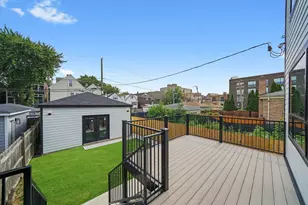 3027 N Elbridge Ave, Chicago, IL 60618 - Photo 24