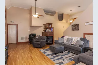101 E Grove Street, Pontiac, IL 61764 - Photo 10