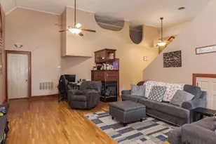 101 E Grove St, Pontiac, IL 61764 - Photo 10