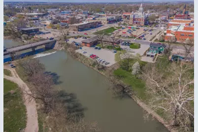 101 E Grove Street, Pontiac, IL 61764 - Photo 4