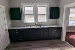 8817 S Elizabeth St, Chicago, IL 60620 - Photo 2