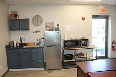 40W222 Lafox Road #E-1, Saint Charles, IL 60174 - Photo 6