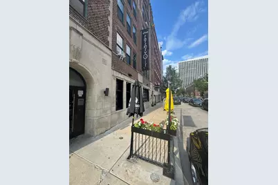844 W Montrose Avenue, Chicago, IL 60613 - Photo 2