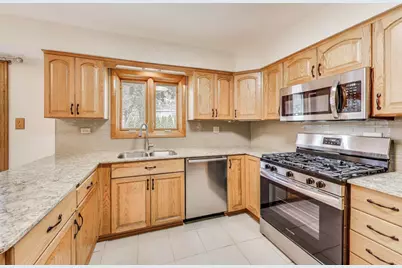 206 W Hintz Road, Arlington Heights, IL 60004 - Photo 8