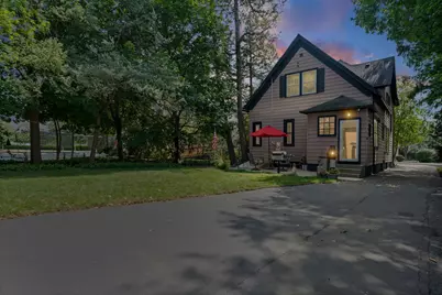 610 W Main Street, West Dundee, IL 60118 - Photo 2