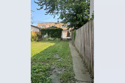 3911 N Saint Louis Avenue, Chicago, IL 60618 - Photo 4