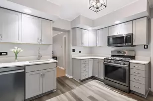 [Address not provided], Chicago, IL 60655 - Photo 4