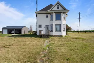 14373 N 1700 E Rd, Pontiac, IL 61764 - Photo 2