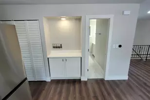 792 N Barron Blvd, Grayslake, IL 60030 - Photo 8