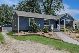 103 S Plum St, Princeton, IL 61356 - Photo 2