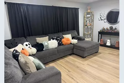 11315 S Avenue G, Chicago, IL 60617 - Photo 10