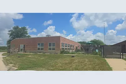 1240 N Market Street, Paxton, IL 60957 - Photo 2