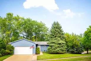 106 Wildflower Pl, Bloomington, IL 61704 - Photo 2