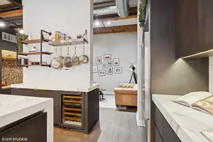 154 W Hubbard St, Chicago, IL 60654 - Photo 12