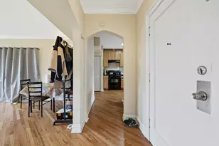 6457 N California Ave, Chicago, IL 60645 - Photo 14