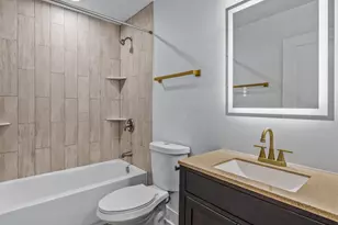 1316 8th St, Harvard, IL 60033 - Photo 4