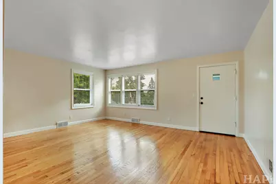1406 Channel Beach Avenue, Johnsburg, IL 60051 - Photo 4