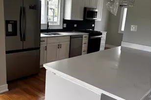 650 Greenbay Ave E, Calumet City, IL 60409 - Photo 2