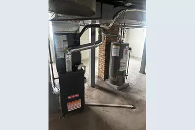 650 Greenbay Avenue E, Calumet City, IL 60409 - Photo 8