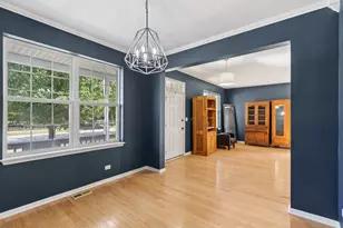 2735 Hillsboro Blvd, Aurora, IL 60503 - Photo 4