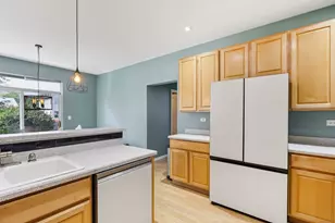 2735 Hillsboro Blvd, Aurora, IL 60503 - Photo 12