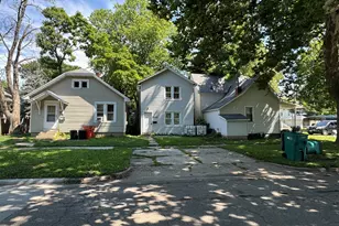 2502 Pine Ave, Mattoon, IL 61938 - Photo 2