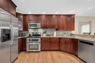 1000 Surrey Ln, Itasca, IL 60143 - Photo 6