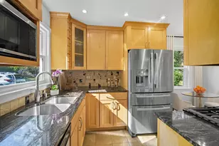 630 Hermitage Dr, Deerfield, IL 60015 - Photo 6