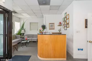 3901 Oakton St, Skokie, IL 60076 - Photo 10