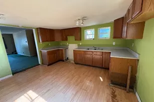 212 Yount Ave, Watseka, IL 60970 - Photo 8
