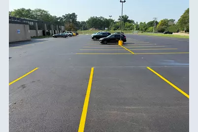 4242 W Bryn Mawr Avenue, Chicago, IL 60646 - Photo 2