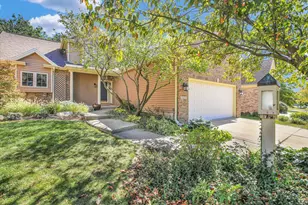 2424 Prairie Ridge Pl, Champaign, IL 61822 - Photo 2